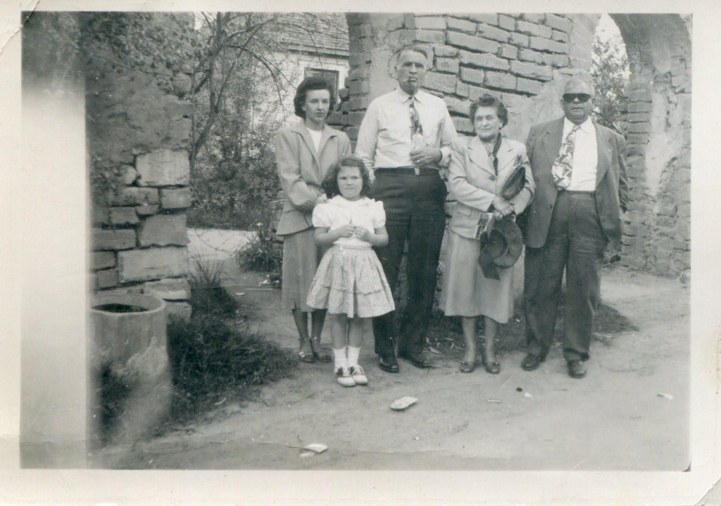 Relatives from Wisconsin visiting in California c. 1948.  Diane Deal in her outfit that her mother made for herâ
